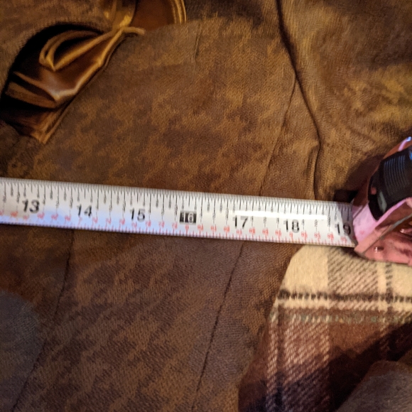 Stunning 80s Nipon skirt suit w/matching satin blouse - Picture 9 of 16